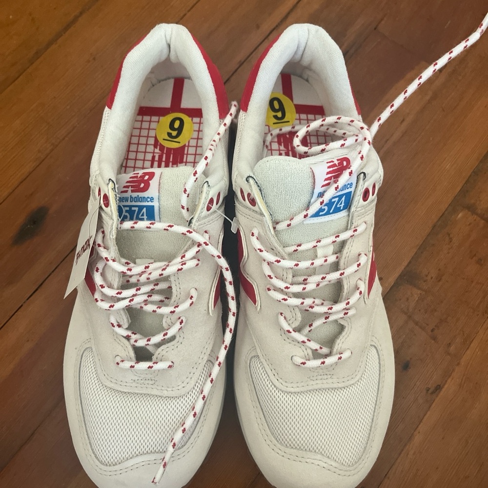 New Balance 574 NWT - Picture 2 of 3